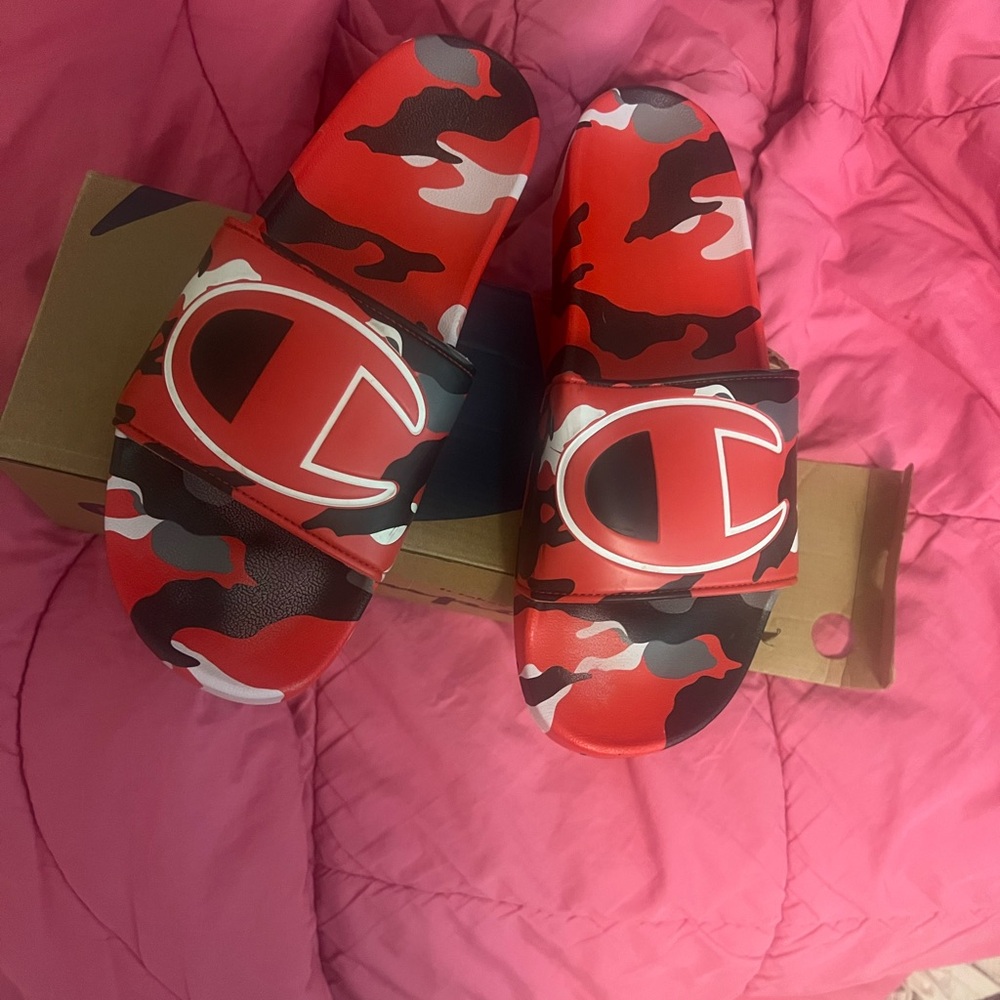 Champion slides US 11